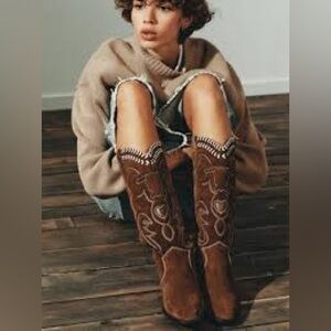 NWT Zara  suede  Embroidered Knee-High Boots
